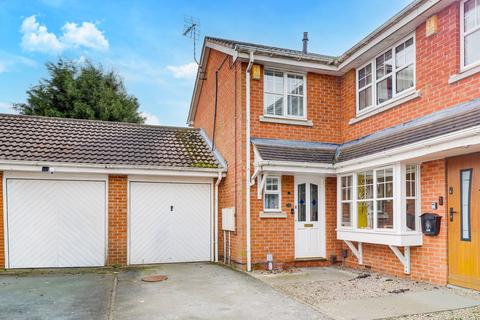 3 bedroom end of terrace house for sale, Langton Close, Nottingham NG4