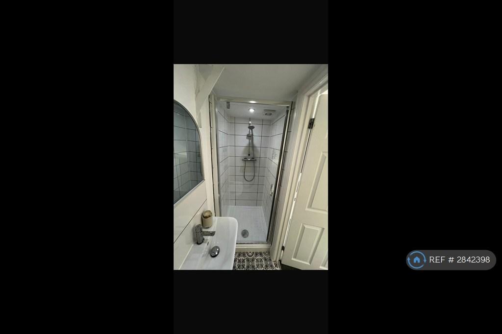 Room 4 En-Suite