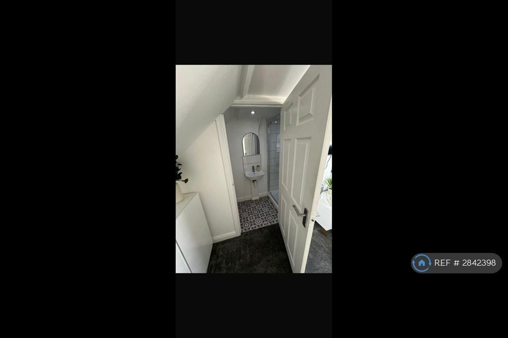 Room 4 En-Suite