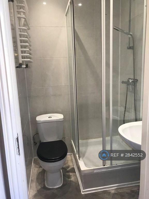 Main Ensuite