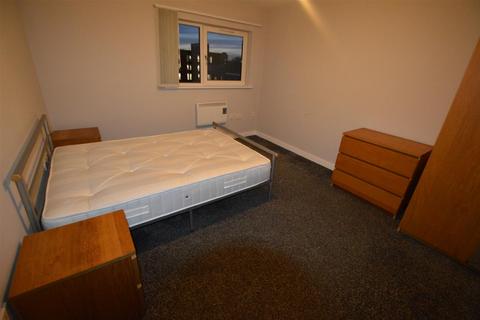 2 bedroom flat to rent, Bishops Corner, Hulme M15