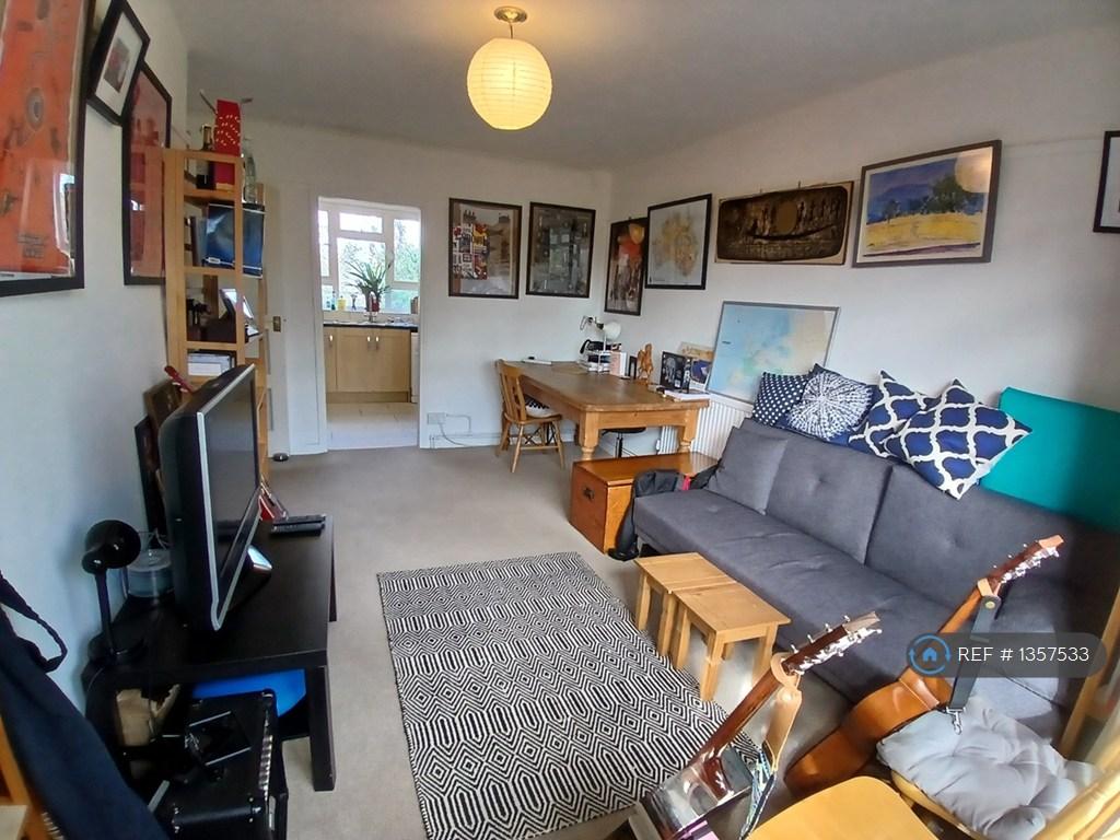 Lounge-In