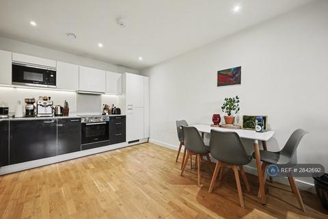 2 bedroom flat to rent, Tinderbox House, London, SE8