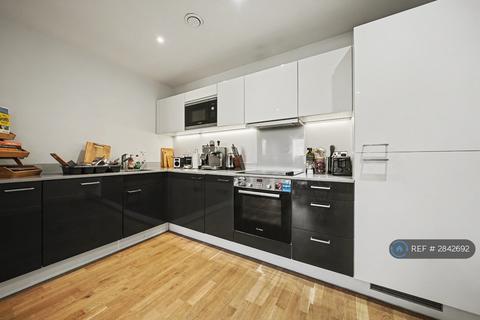 2 bedroom flat to rent, Tinderbox House, London, SE8