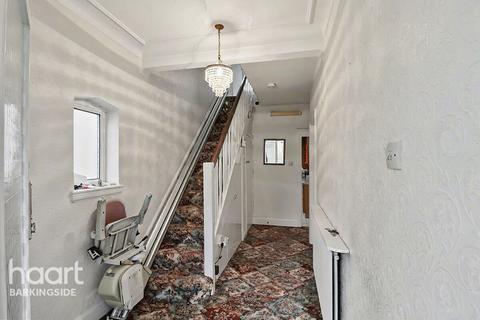 4 bedroom semi-detached house for sale, Beechwood Gardens, Clayhall