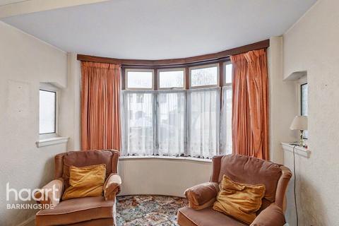 4 bedroom semi-detached house for sale, Beechwood Gardens, Clayhall