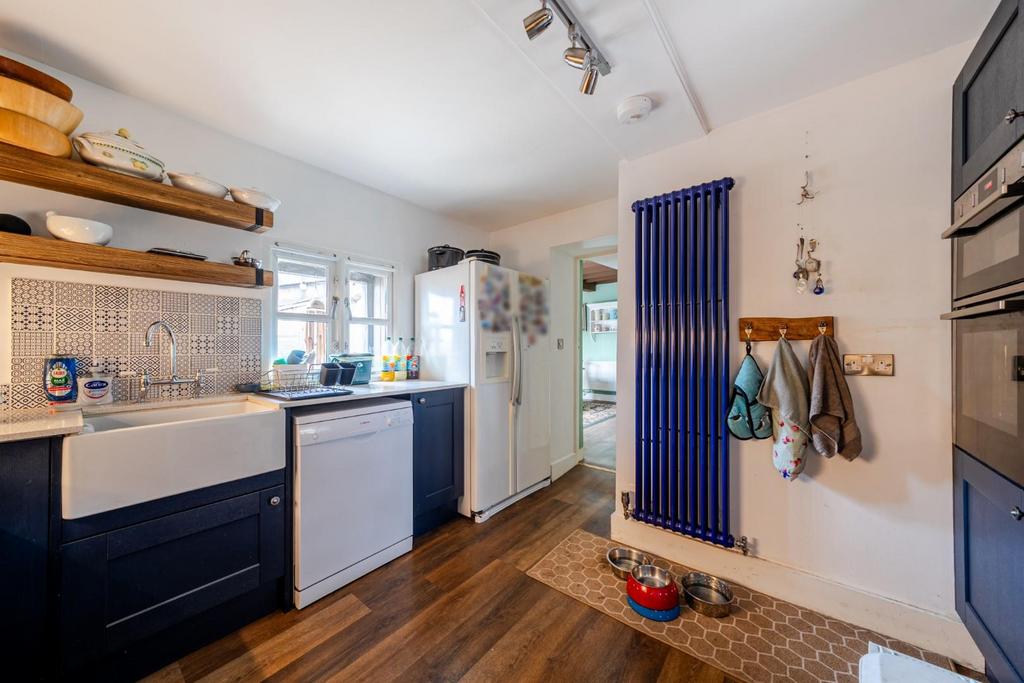 Kitchen 2nd angle.jpg