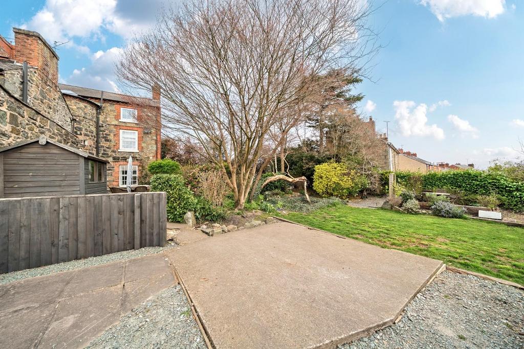 Patio, garden space.jpg