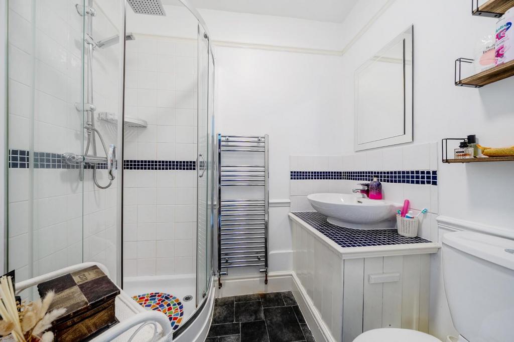 Shower room.jpg