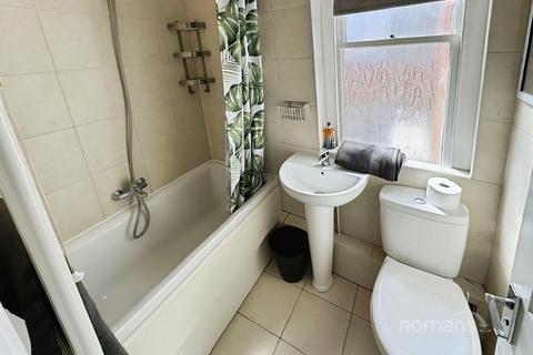 2 bedroom flat to rent, Parchment Street, Winchester, SO23