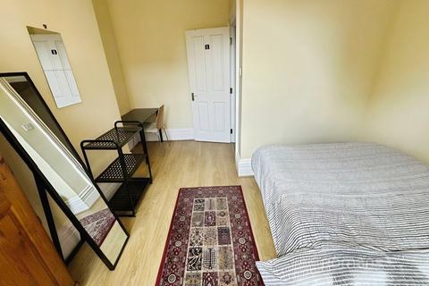 2 bedroom flat to rent, Parchment Street, Winchester, SO23