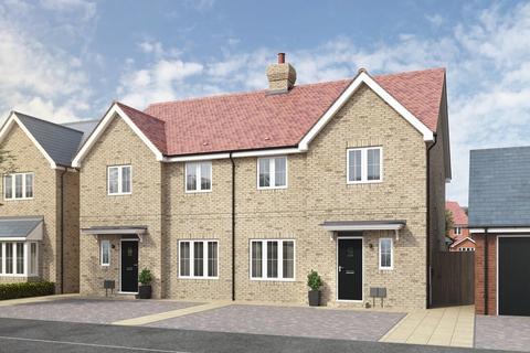 3 bedroom semi-detached house for sale, Wivenhoe Gardens, Wivenhoe, Colchester, CO7