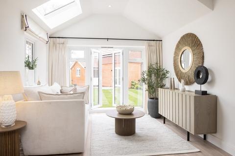 3 bedroom semi-detached house for sale, Wivenhoe Gardens, Wivenhoe, Colchester, CO7