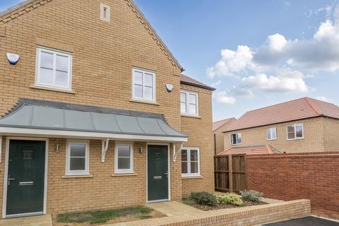 3 bedroom house to rent, Kingfisher Drive, Northampton