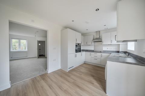 3 bedroom house to rent, Kingfisher Drive, Northampton