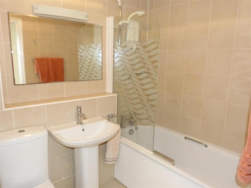 Bathroom.JPG