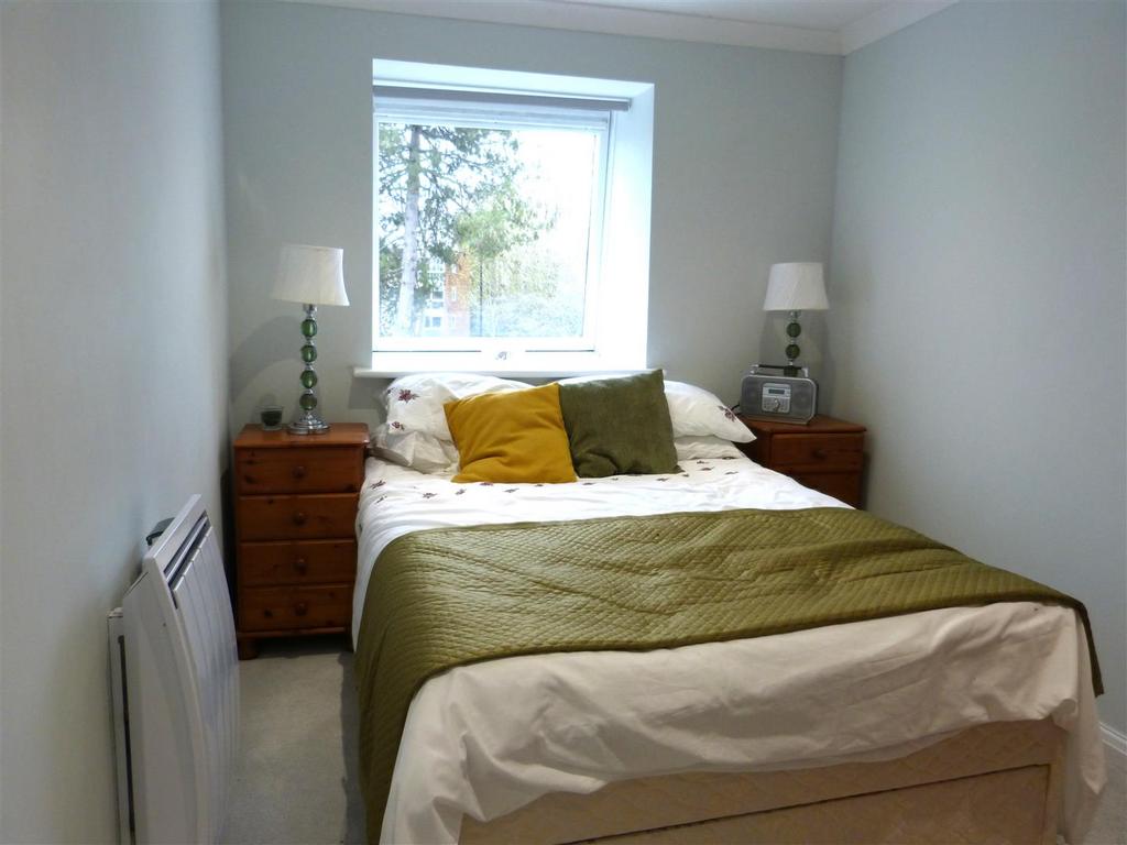 Bedroom 2.JPG
