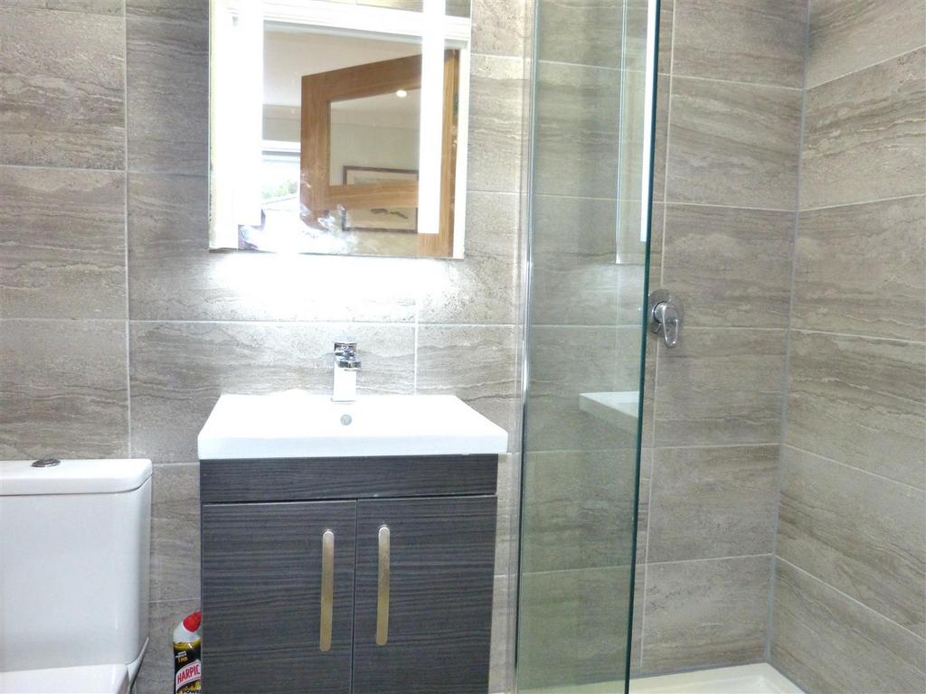 Shower room main.JPG
