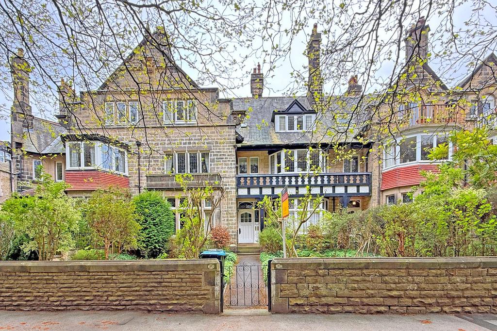 4 bedroom flat for sale