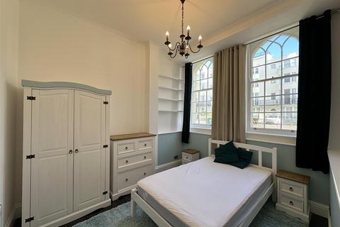 2 bedroom flat to rent, Marine Parade, BRIGHTON