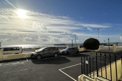 2 bedroom flat to rent, Marine Parade, BRIGHTON