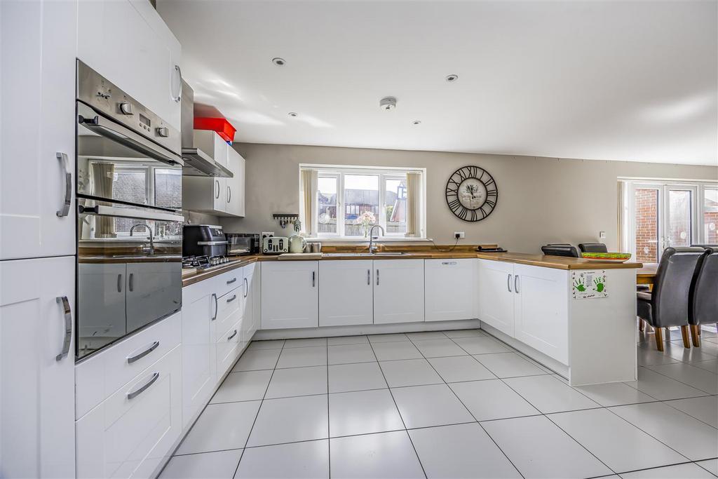 11 Henwood Grove, Clanfield-Portico Marketing-Sold B