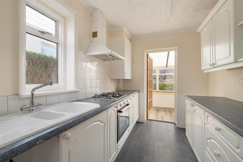2 bedroom semi-detached house to rent, Manor Road, Tankerton, Whitstable