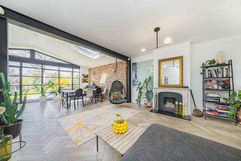 undefined, Summer Avenue, East Molesey KT8