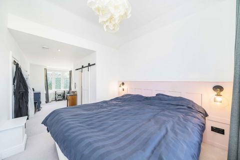 undefined, Summer Avenue, East Molesey KT8