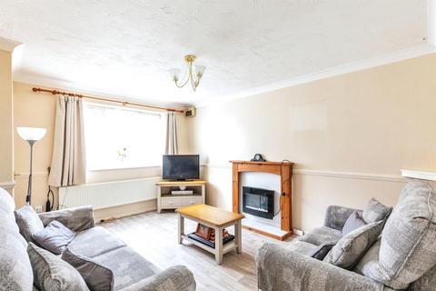 3 bedroom terraced house for sale, Sheffield Court, Raunds, Wellingborough