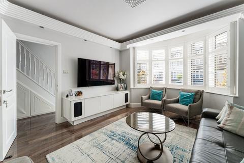 4 bedroom terraced house for sale, Priestley Gardens, Romford, RM6