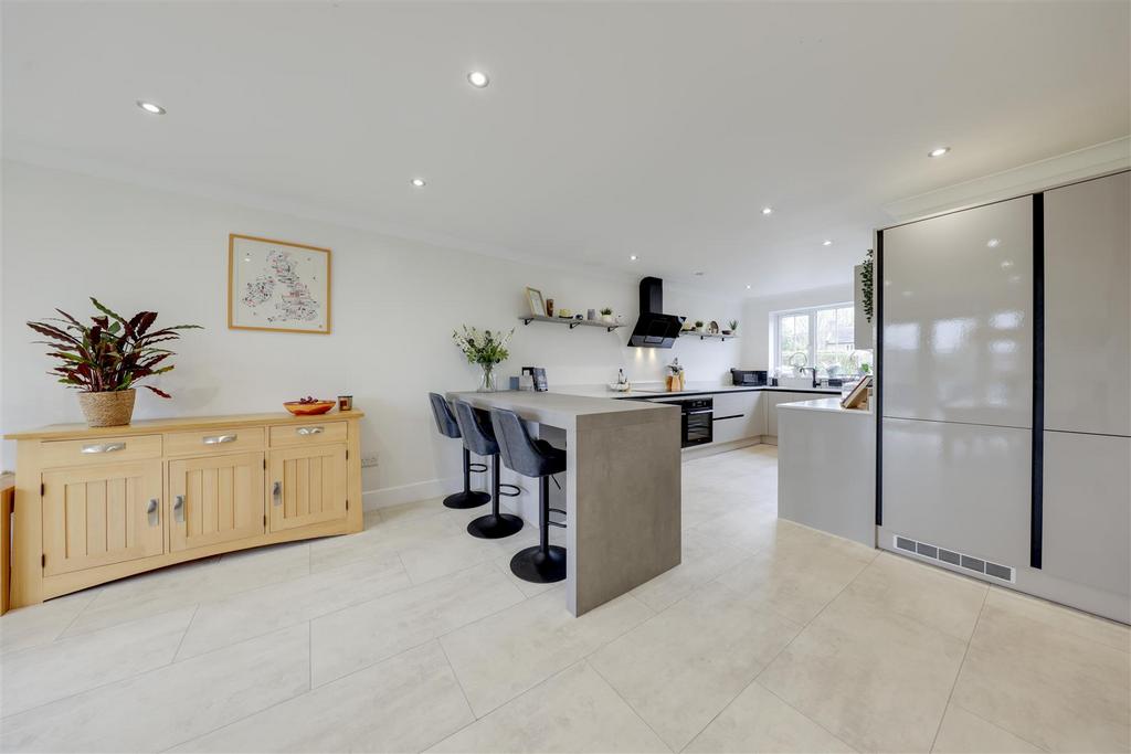 Open Plan Kitchen / Dining