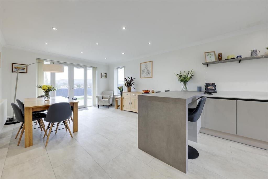 Kitchen / Dining Alt