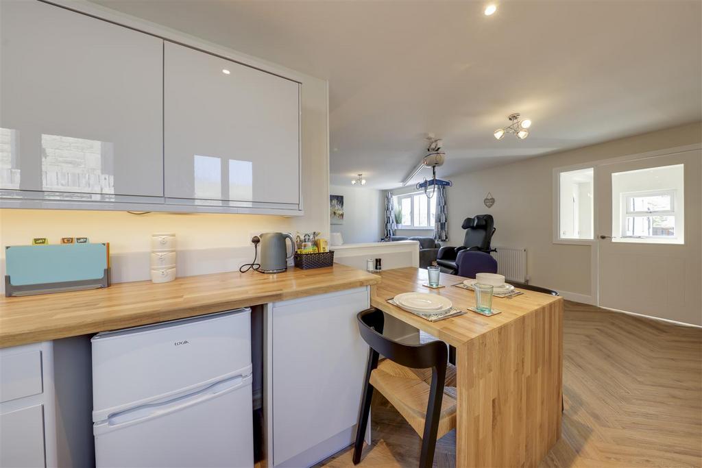 Kitchen Alt