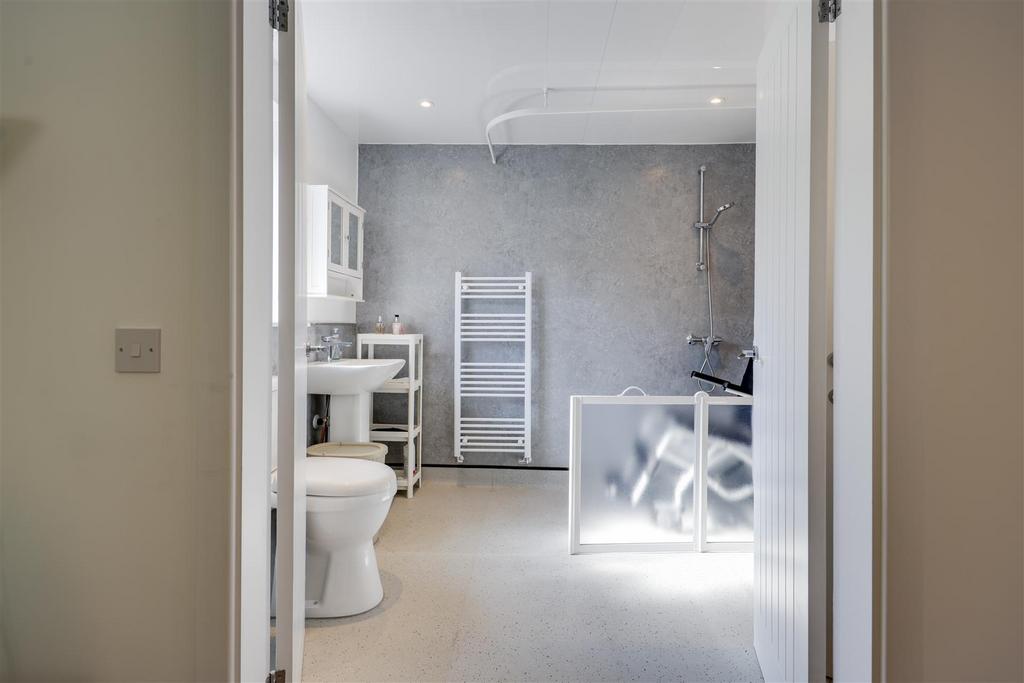 En Suite Wet Room