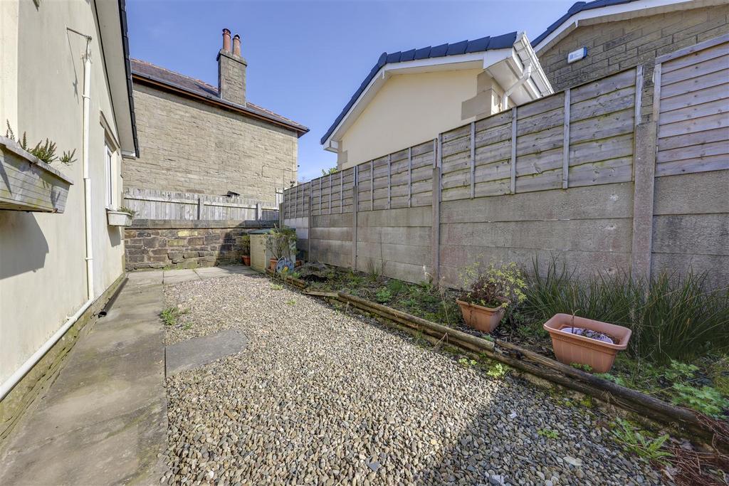 Rear Patio Garden