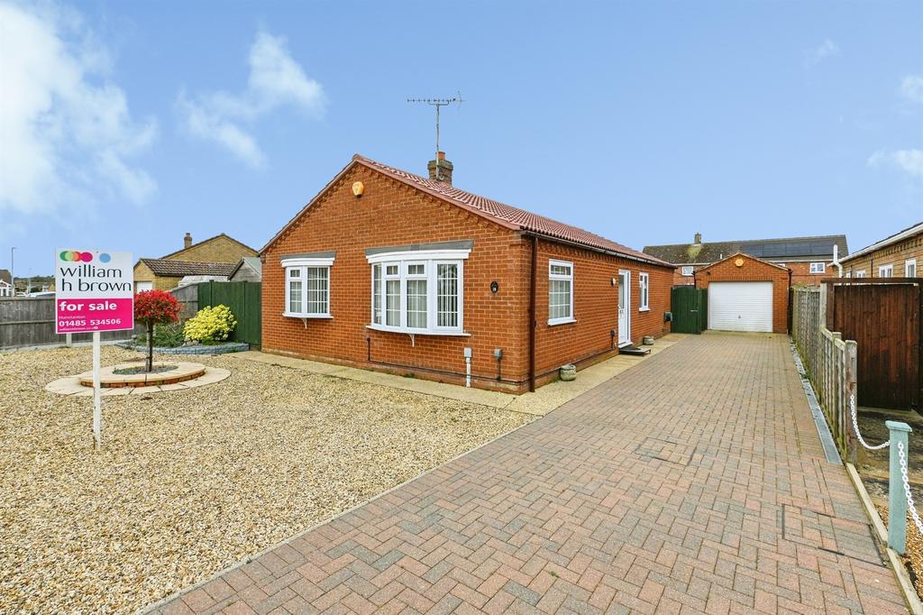 3 bedroom detached bungalow for sale
