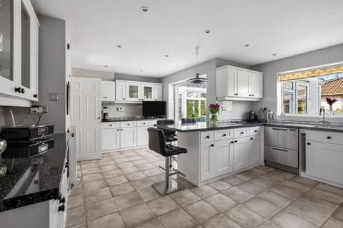 4 bedroom detached house for sale, Badgers Copse, New Milton, BH25