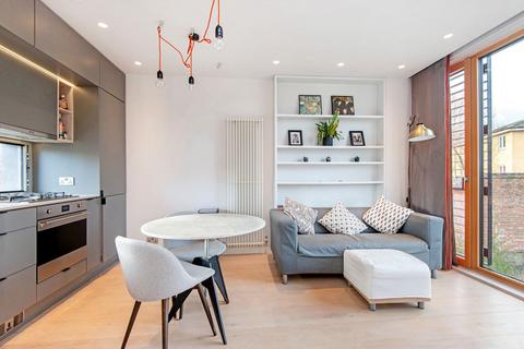 2 bedroom house for sale, Trafalgar Mews, London E9