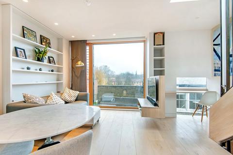2 bedroom house for sale, Trafalgar Mews, London E9