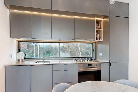 2 bedroom house for sale, Trafalgar Mews, London E9