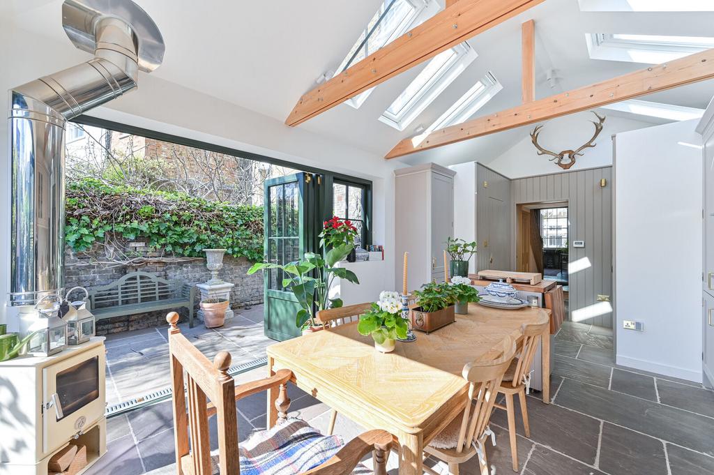 House in London - View 5
