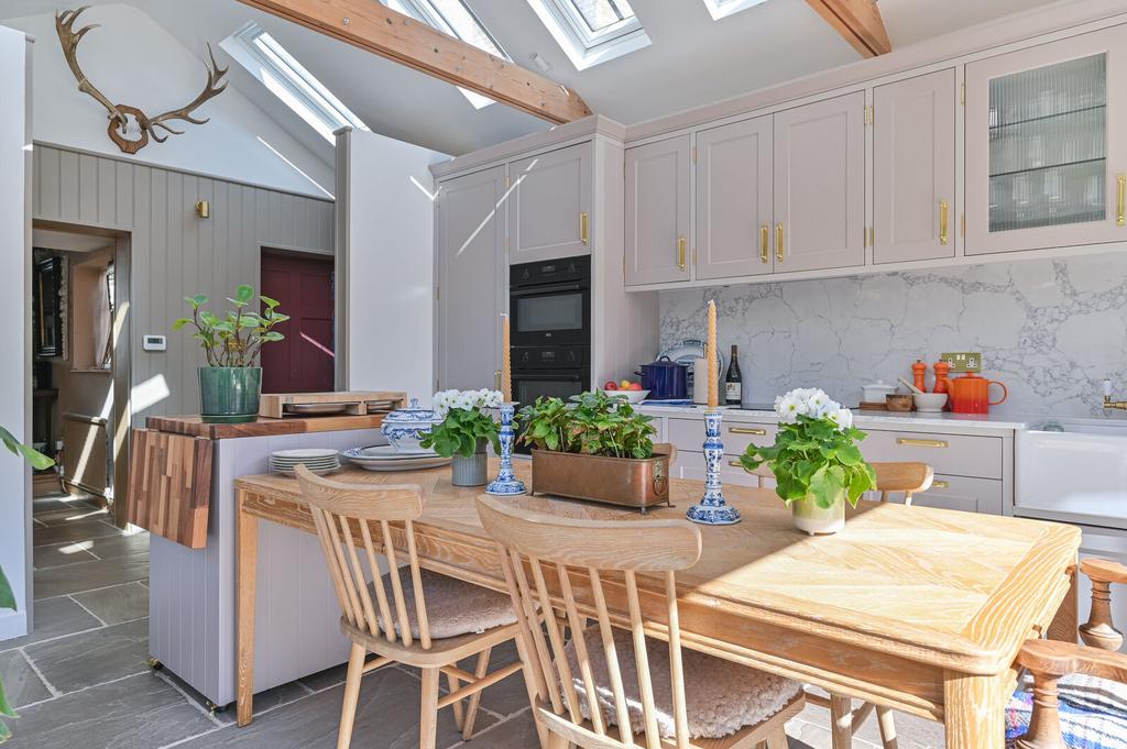 House in London - View 6
