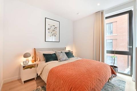 3 bedroom flat to rent, The Maple, Brent Cross, London, NW2