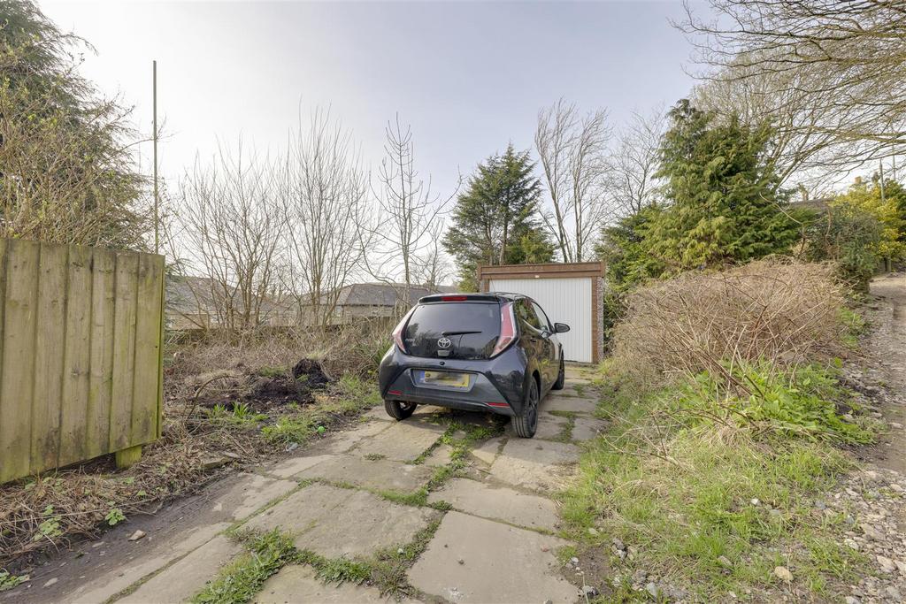 Garage & Parking