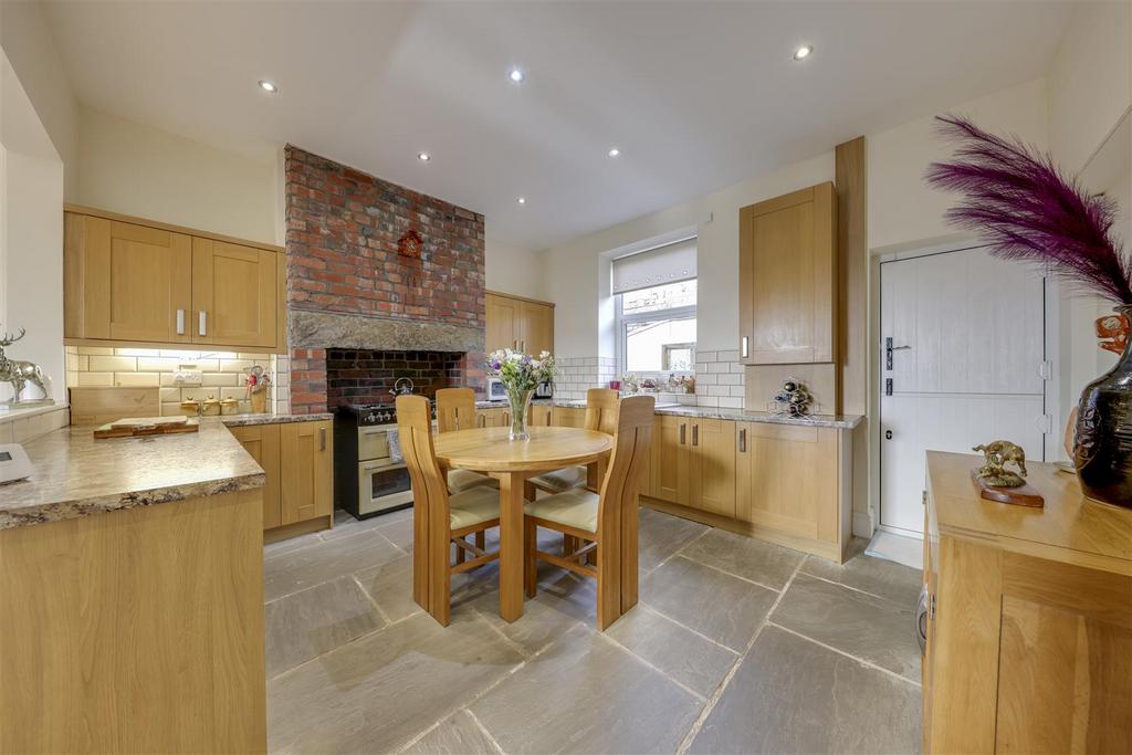 Kitchen / Dining