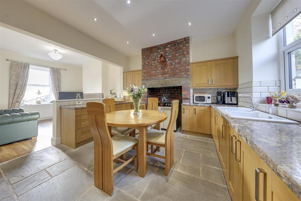 Kitchen / Dining Alt