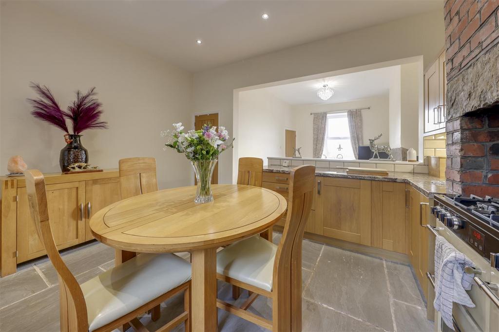 Kitchen thru to Lounge