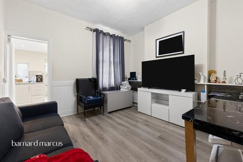 3 bedroom end of terrace house for sale, Lynton Road, Croydon