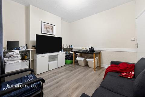 3 bedroom end of terrace house for sale, Lynton Road, Croydon